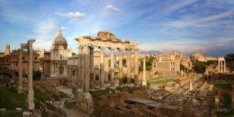 Foro Romano atau The Forum Roma, sekarang ini. Sangat terpelihara oleh pemerintahan kota Roma modern, dan menjadikan situs dunia ini sebagai lahan “harta karun”, bagi ilmuan2 modern dalam membangun dan mengembangkan kota nya (www.ReidsItaly.com)