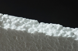 Styrofoam untuk bungkus makanan merupakan material yang sama untuk bahan pelindung barang elektronik. 