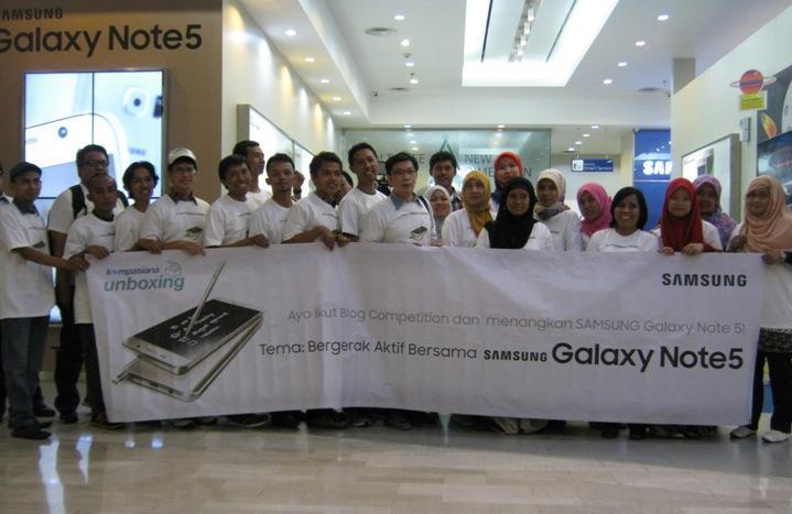 25 Kompasianer saling bersua dalam kegiatan Exclusive Invitation Unboxing Samsung Galaxy Note 5. Saya yang pakai topi (dok pri).