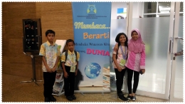 dari kiri ke kanan : Aku (dari Jakarta), Adriansyah (dari Makasar), Nicole (dari Papua), dan Nailu (dari Jawa Tengah) (foto : Dokpri)