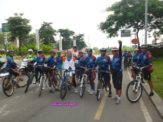 Foto dulu bersama FedTriot sebelum garis finish (Dokpri)