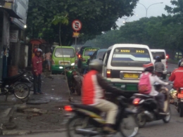 Angkot di Bandung masih jadi masalah. (Foto: Benny)