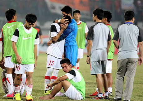 (Momen saat Viernam kalah dari Indonesia di final Piala AFF U19/ sumber foto : m.talkvietnam.org)