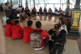 Sosialisasi Arkeologi dan Museum kepada Mahasiswa Untag Banyuwangi dan siswa SMA (Dokumentasi pribadi)