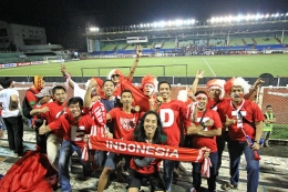 Suporter Indonesia usai laga Indonesia vs Singpura (Foto oleh: Indira Listiarini)