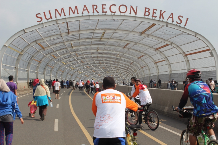 Tanjakan fly over summarecon yang tidak terlalu curam tetapi memanjang