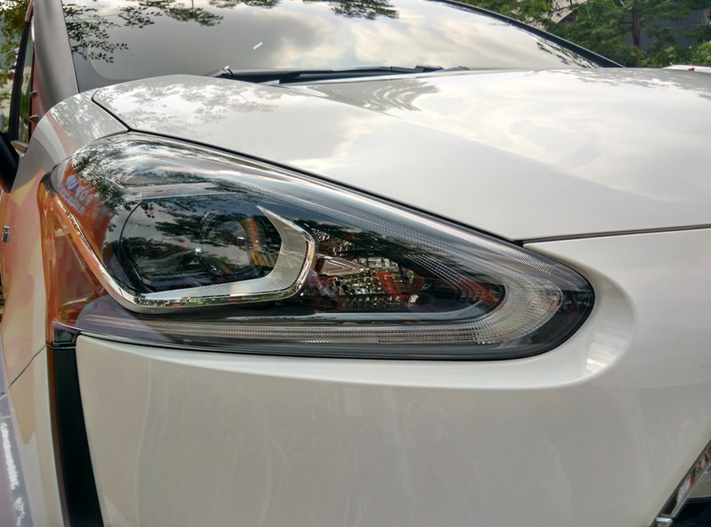 Lampu berteknolgi, hasil riset panjang Toyota (Dokumentasi Pribadi)
