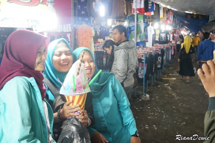 Kisah Satu Malam di Pasar Malam Sekaten 2019 oleh Riana Kisah Satu Malam di Pasar Malam Sekaten 2019 oleh Riana