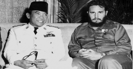 Soekarno dan Fidel Castro di Havana 1960 (vnews.id)