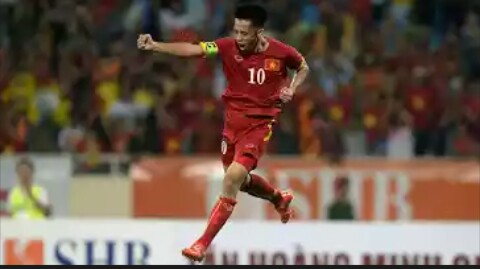 Aksi Nguyen van Quyet / sumber foto : fourfourtwo