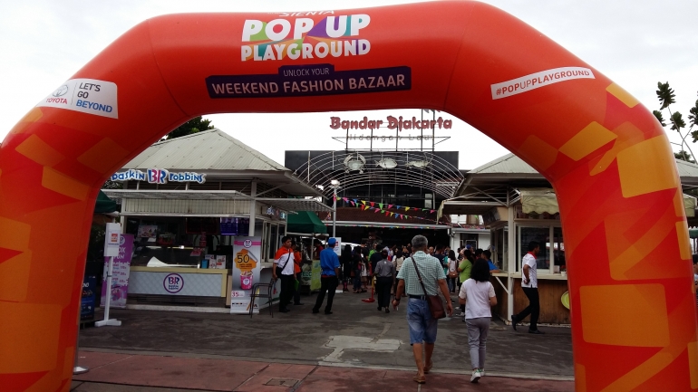 Gerbang Sienta Pop Up Playground Alam Sutera. Foto: Arum Sato