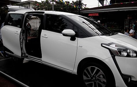 Kesan trendi dan sporty-nya terlihat di desain eksterior Sienta