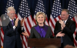 Hillary Clinton menyampaikan concession speech-nya. Masih adakah peluang Hillary Clinton menjadi presiden AS ke-45? Sumber: The Washington Post