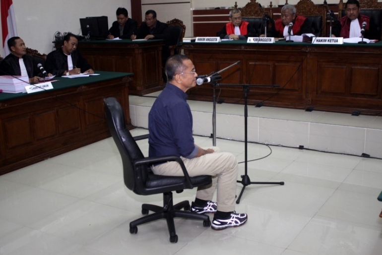 Dahlan Iskan dalam persidangan dengan agenda pembacaan dakwaan oleh JPU, pada Selasa (06/12/12)..(dok:Kompas.com)