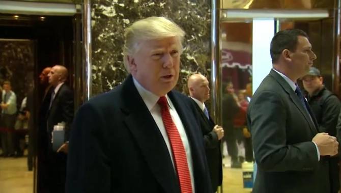 Trump ketika menyatakan keinginannya untuk membatalkan kontrak. Sumber: www.abc.net.au