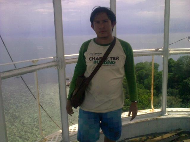 Pemandangan saat berada di atas menara Mercusuar di Pulau Lengkuas (dokpri)
