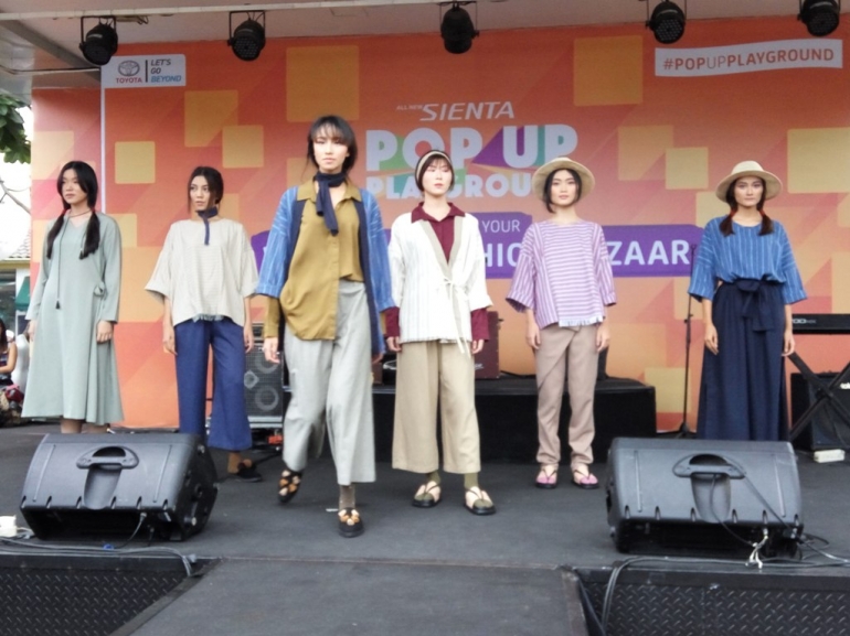 Para model fashion show dengan pakaian ala Jepang (dokpri)