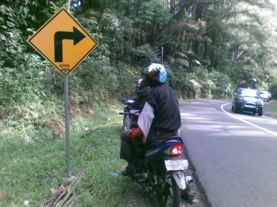 Dalam perjalanan menuju danau Toba. (dokpri)