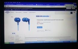 earphone panasonic biru punya saya bisa dibeli online juga loh di website eletronic city (dokpri)