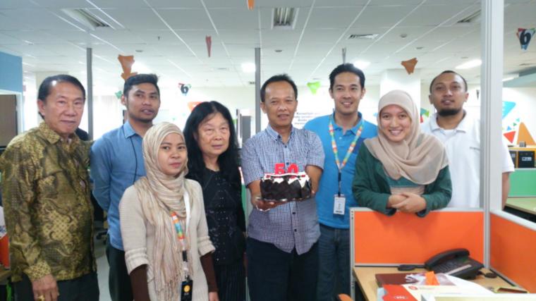 keterangan foto: kenangan ikut merayakan Ultah ke 50 Pak Pepih Nugraha di Kantor Kompasiana Gedung Kompas Palmerah - Jakarta Selatan" 
