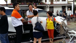 Dengan fitur dive-in seat, Toyota Sienta bisa lebih fleksible. Bisa menampung banyak orang dan barang sekaligus. Cocok sebagai mobil keluarga dengan anak maupun untuk yang masih single dengan aktivitas tinggi. Foto: Arum Sato