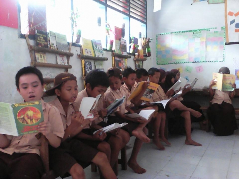 Sudut Baca Adalah Salah Satu Cara Untuk Menumbuhkan Minat Baca Siswa Kompasiana Com