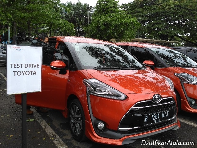 Toyota Sienta Mobil Terbaik Pilihan Fashionista Part 2 Toyota Sienta Mobil Terbaik Pilihan Fashionista Part 2