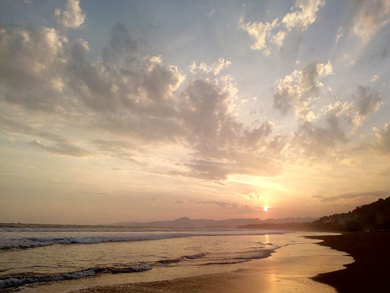 Sunset dari kejauhan (Dokumentasi Pribadi)