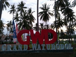 Gerbang dari Pantai Watu Dodol Banyuwangi (dok.pri)