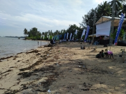 Pantai Kampung Bugis termasuk indah dan bisa jadi destinasi wisata yang menarik di Kabupaten Bintan jika kondisinya bersih