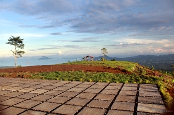 Indahnya Puncak Tetetana Kumelembuai Halaman All Indahnya Puncak Tetetana Kumelembuai Halaman All