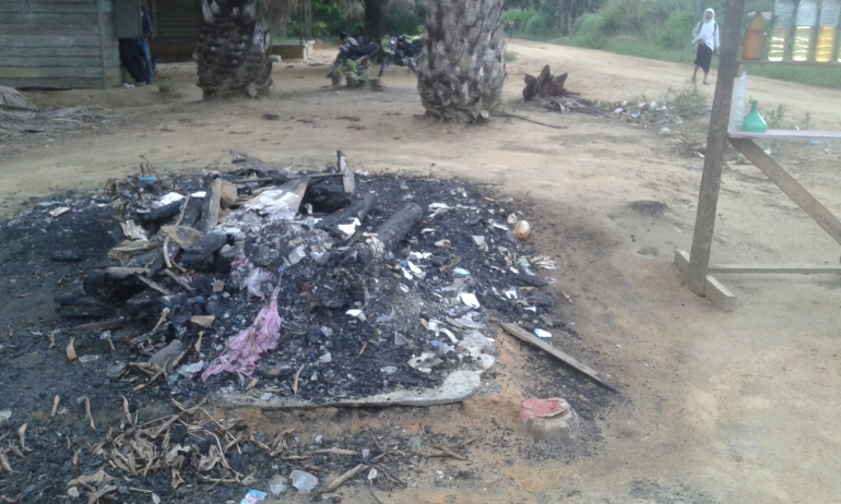 Kios Milik Ramli yang terbakar dan melepuhkan kaki Putri| Dokumentasi pribadi