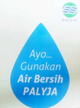Deskripsi : Gunakanlah air perpipaan PALYJA sebagai sumber air I Sumber Foto : Flyer PALYJA