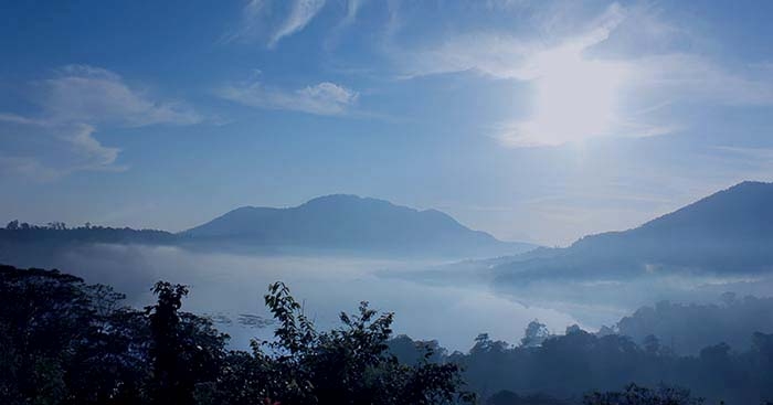 Ket : Harmonisasi dan ketenangan di pagi hari saat menikmati pesona Danau Bratan| Dokumentasi pribadi