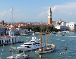 Sisi Lain dari Kanal besar di Venezia, FOTO: globeholidays.net