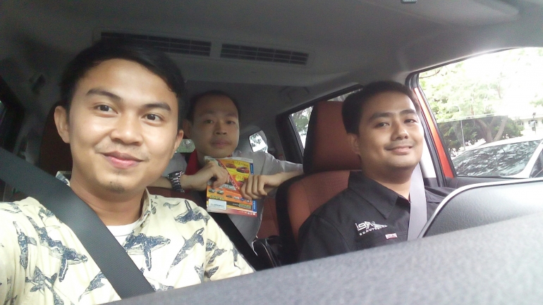 Test Drive bersama Sales Toyota Sienta dan rekan Kompasianer (sumber : dok.pribadi)