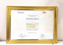 Penghargaan untuk Toyota Sienta sebagai Product of The Year 2016 (Sumber : otomotif.rakyatku.com