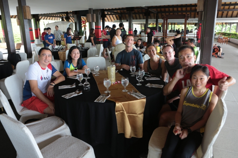 Pserta Menikmati Closing Lunch di Turi Beach Resort pada hari ke-2