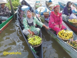 Spasar terapung, #pasarrakyat khas Banjarmasin (Foto : Koleksi pribadi)