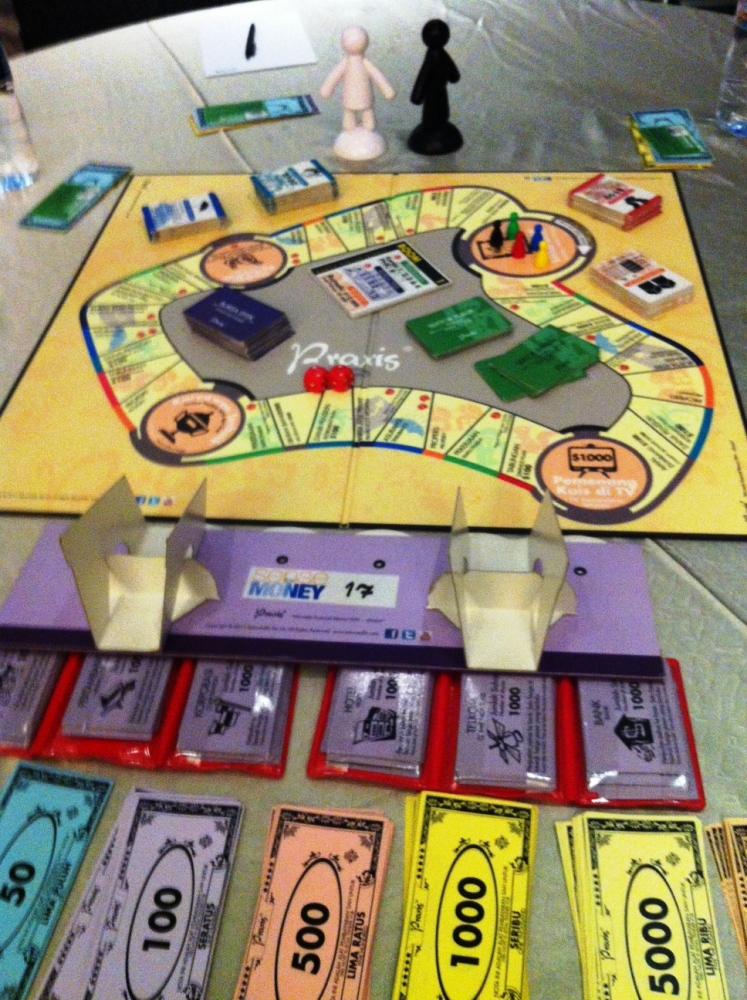 Praxis, permainan mirip monopoli sekaligus belajar merencanakan keuangan. (Foto: BDHS)