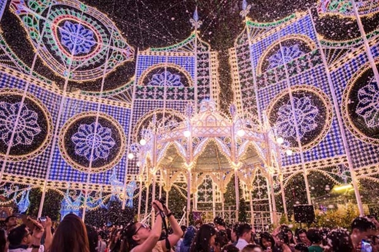 Suasana natal di Garden By The Bay. Foto: Christmas Wonderland.com