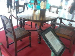Meja kursi tempat pertemuan bersejarah/Dok. Pribadi
