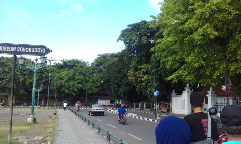 Melewai depan Museum Sonobudoyo/Dok. Pribadi