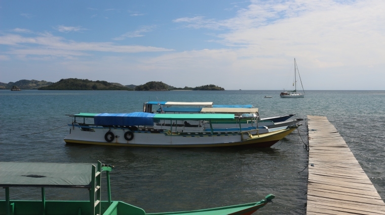 Perahu yang akan membawa wisatawan mengelilingi Riung 17 (dok.Pribad)