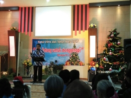 Pdt. Ed Merdhiriawan, S.K.H., M.A. menyampaikan khotbah Natal di GBI Karunia Kediri (dokpri)