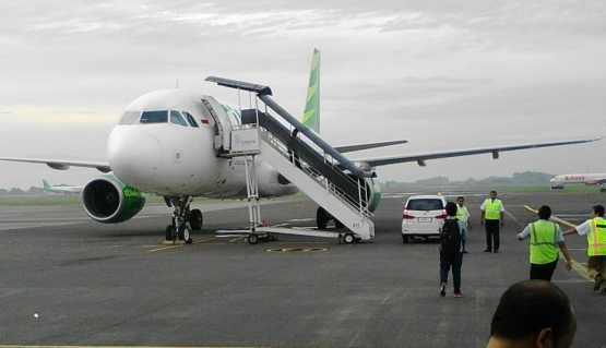 Mobil penjemput pilot bermasalah