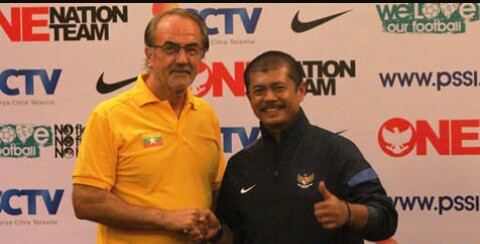 (Gerd Ziese dan Indra Sjafrie, pelatih sukses jebolan Piala AFF U-19 2013 / sumber foto :bola.net)