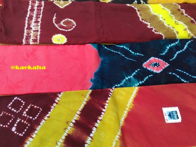 Kain Sasirangan dengan aneka motif (Foto : Kolpri)