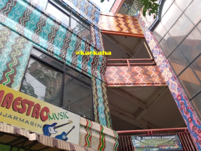 Pasarkita Motif Sasirangan Mempercantik Dinding Pasar Malabar
