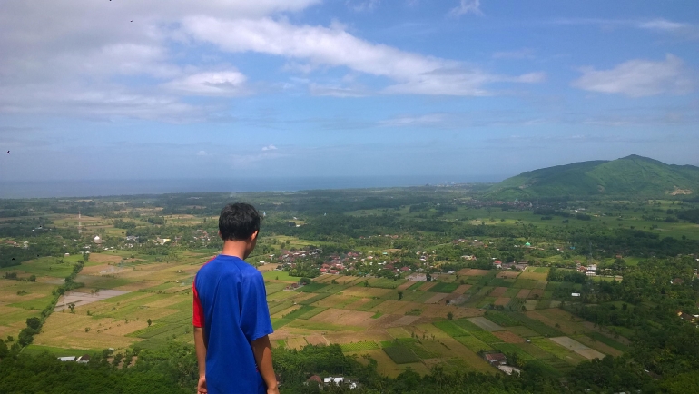 Salah Satu Pemandangan Luar Biasa dari Puncak Bukit Batu Idung